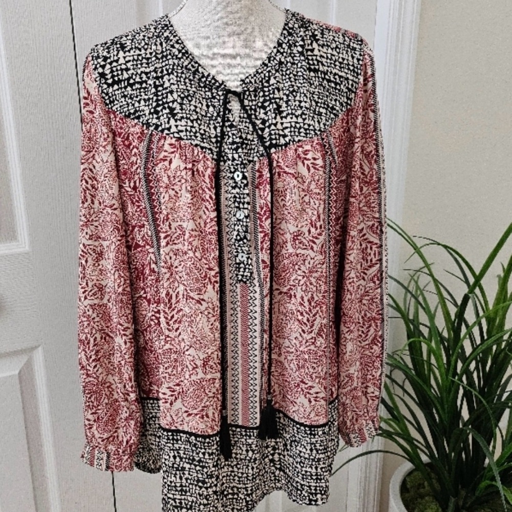 DR2 Burgundy and Black Floral Tie Front Blouse
